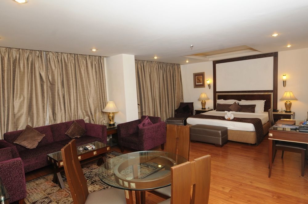 Hotel Hindusthan International, Bhubaneswar Exterior foto